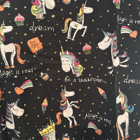 Women’s Scrub Top - Picture 2 of 3